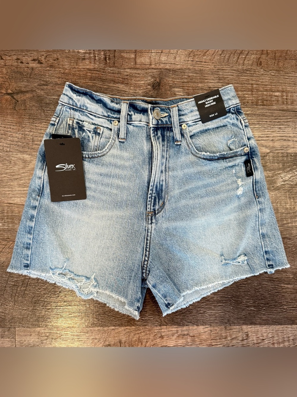 NWT Silver Jeans Co. Highly Desirable Denim Shorts High Rise 24 Summer Vacation